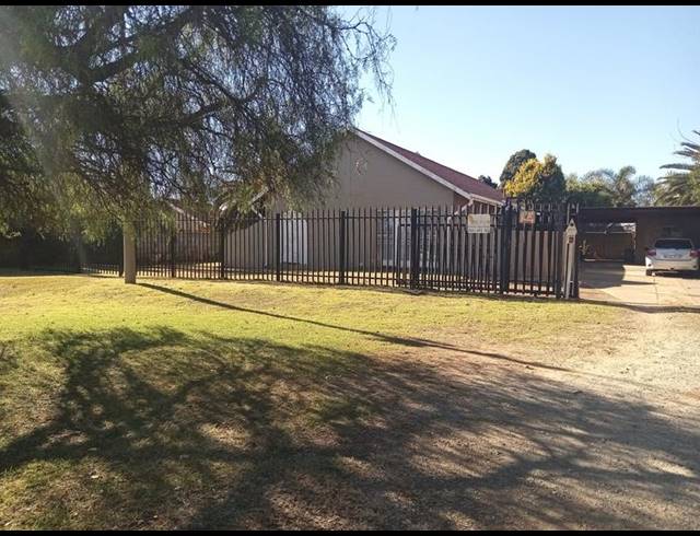 3 BEDROOM HOUSE FOR SALE IN CULEMBORG PARK